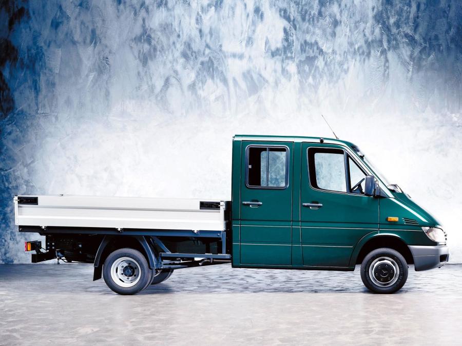 Mercedes-Benz Sprinter Double Cab Pickup 2000 года  (фото 4 из 9)